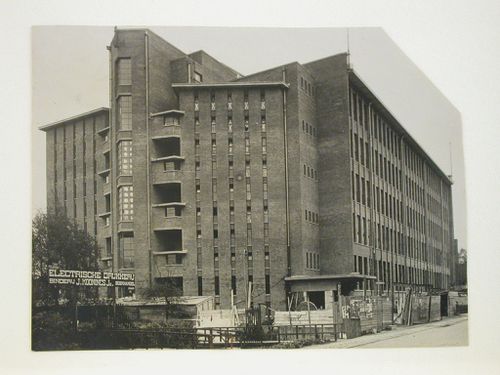 Bureaux des lampes Philips à Eindhoven. Hollande. Roosenburg, Scheffer et Opten Noort, architectes