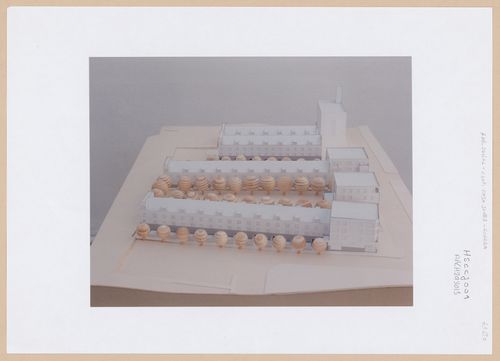 Photographs of model, Habitação social cooperativa casa Jovem, Guarda