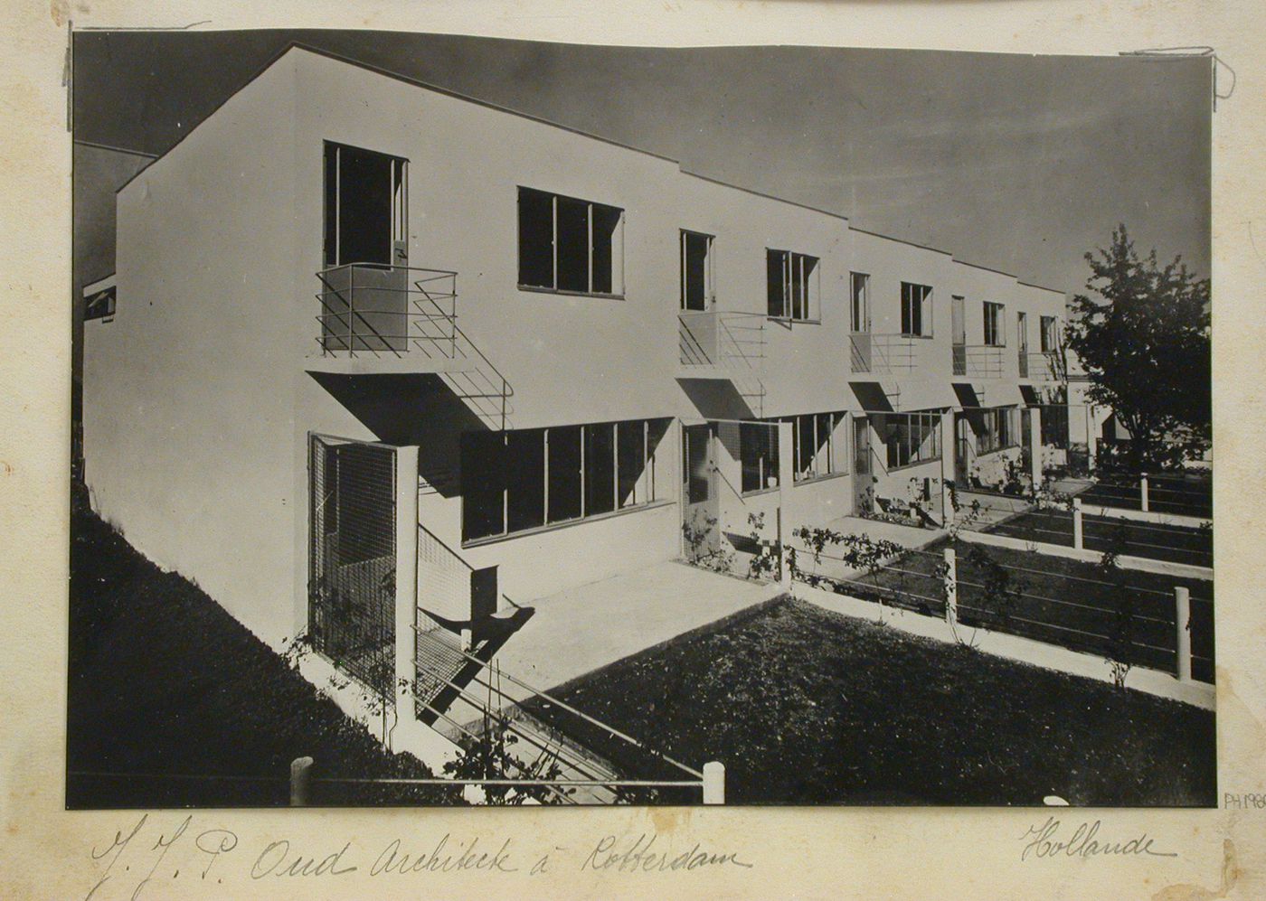 J.J.P. Oud, Weissenhofsiedlung Stuttgart