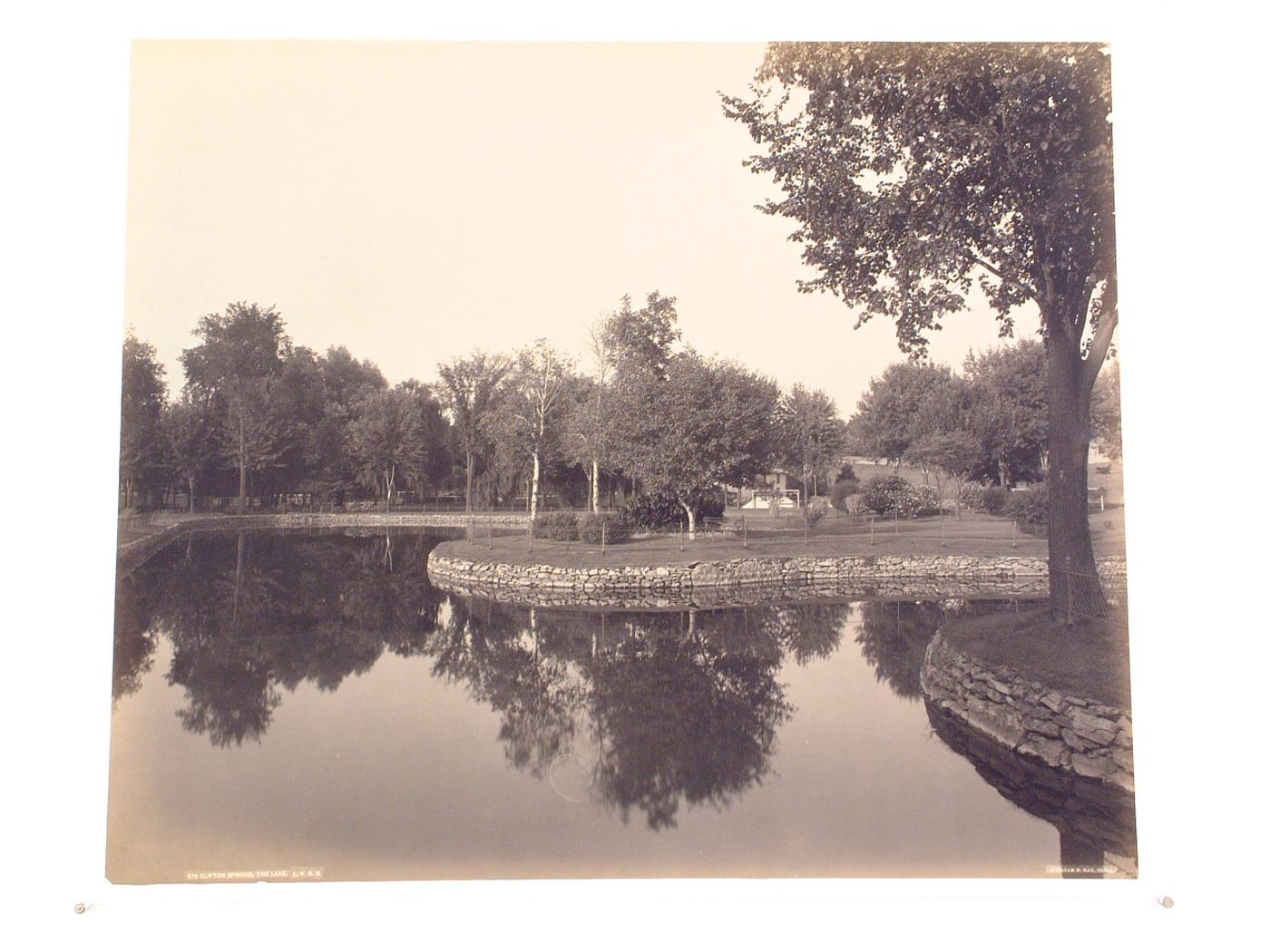 Clifton Springs, The Lake