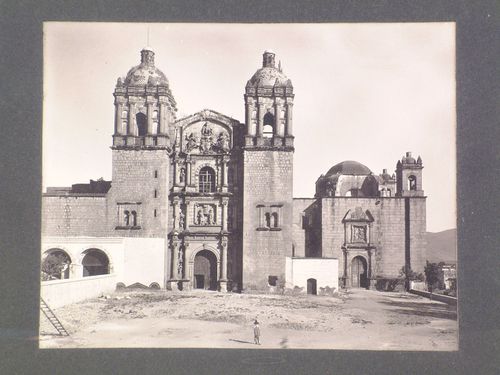 View of the Convento de Santo Domingo de Guzmán de Oaxaca showing the principal façade of the Templo de Santo Domingo, Oaxaca de Juárez, Mexico
