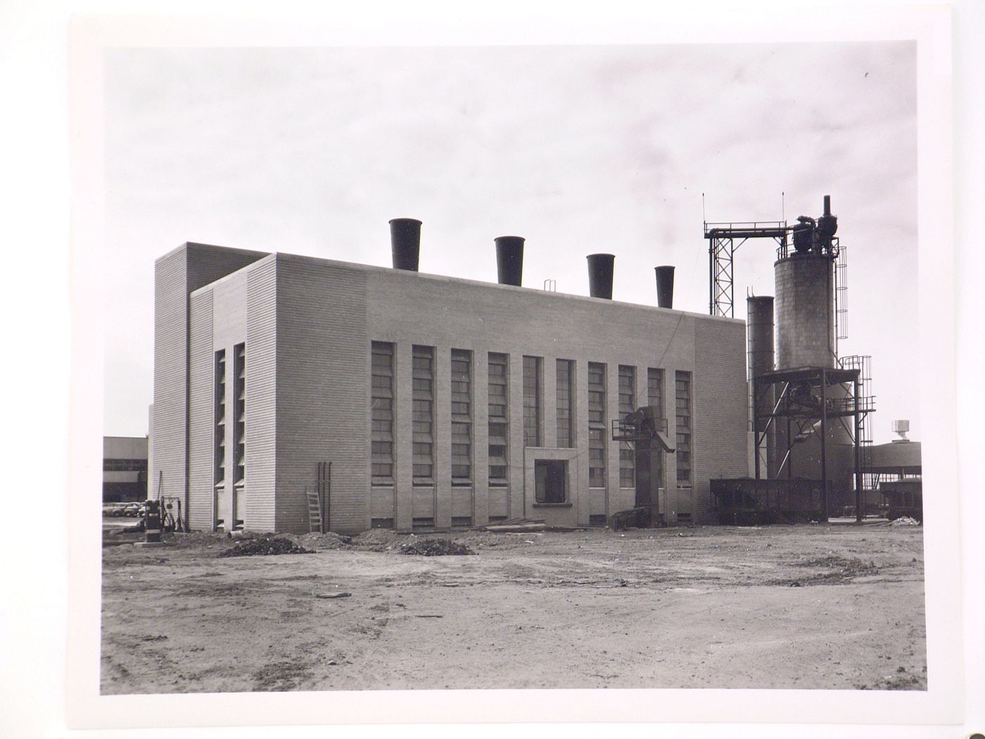 View of the principal and lateral façades of the Boiler House of the Buffalo Airport Assembly Plant, Curtiss-Wright Corporation Airplane division, Buffalo, New York