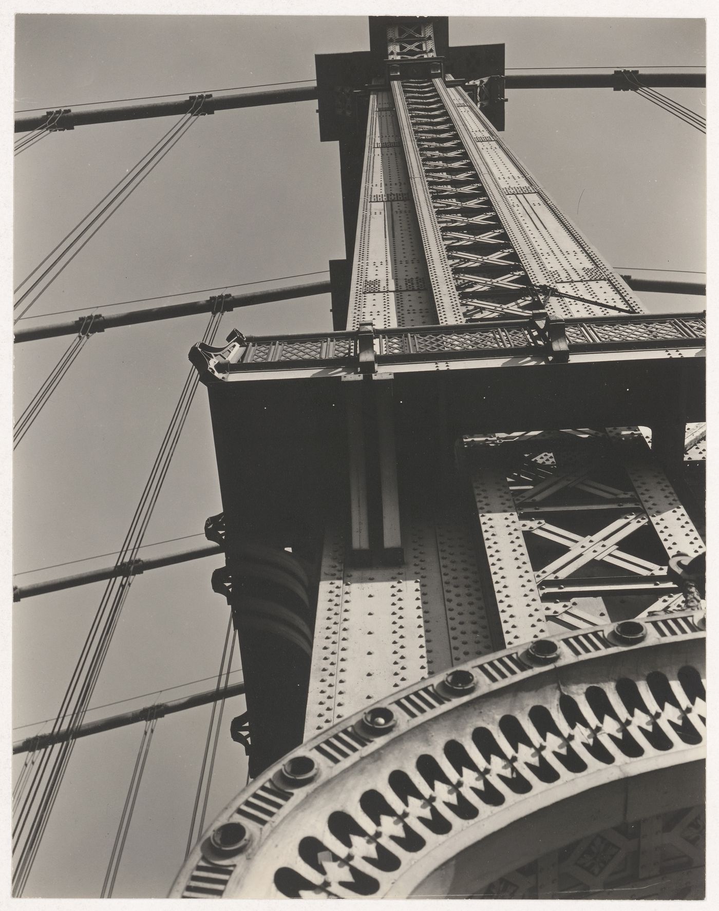 Manhattan Bridge, looking up
