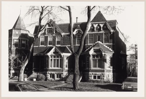 View of the principal façade of a semi-detached house, 4458-4462 de Maisonneuve Boulevard, Westmount, Québec