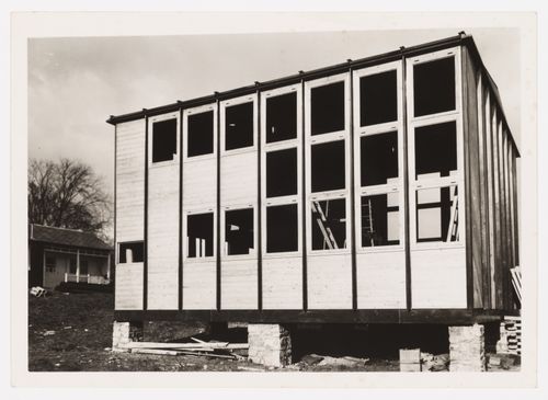Photograph of dismontable office for the draftsman of the SCAL, Issoire, France