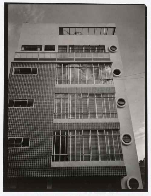 Apartment House Calle Estasburgo 60 by Enrique de la Mora and José Creixell, Estrasburgo St. 20, Mexico City, Mexico