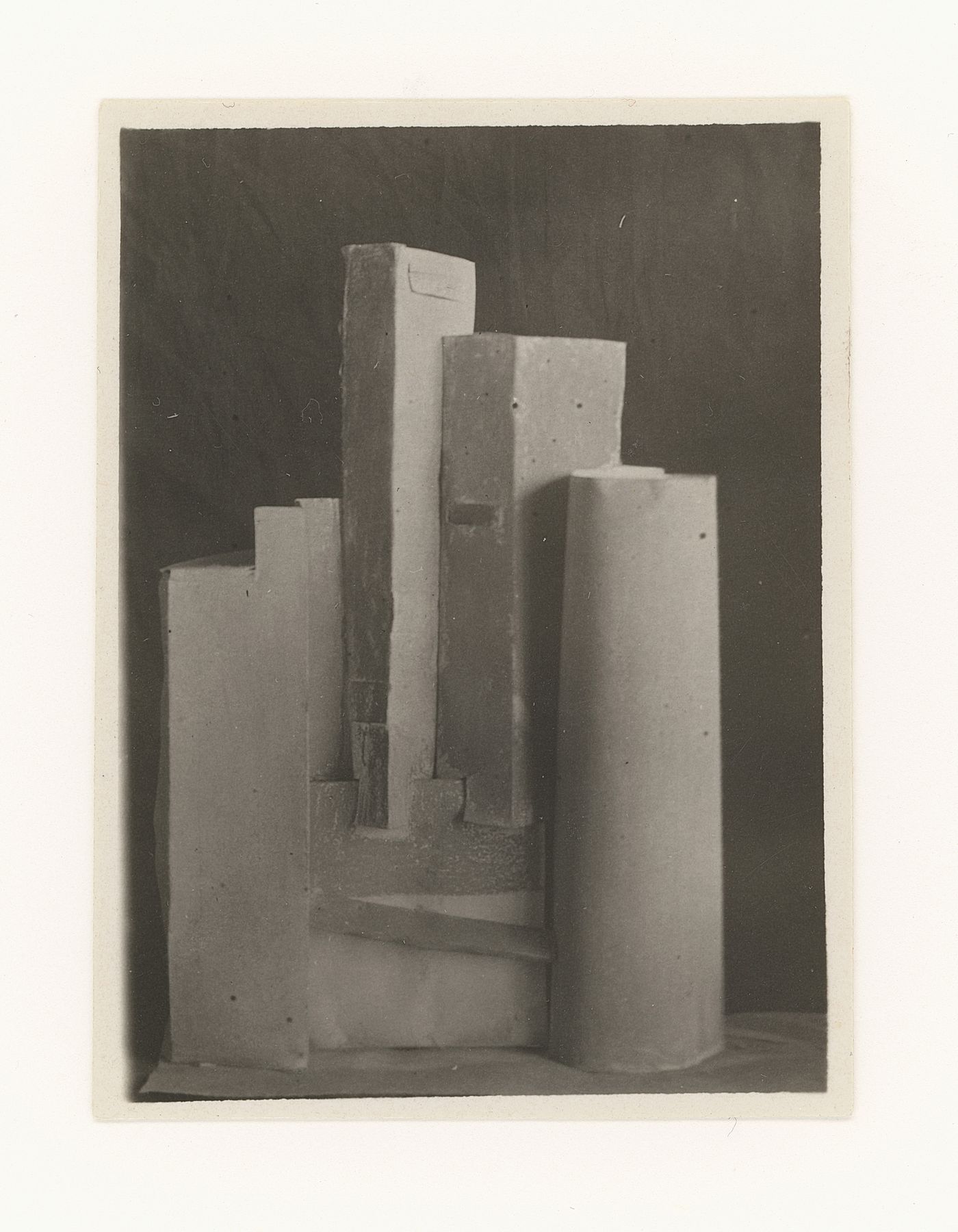 Photograph of a student model on the topic "Complex Frontal Composition Based on Nuance and Contrast Combination of Plastic and Shade and Using Elements of Rhythm" for the "Space" course at the Vkhutemas, Moscow