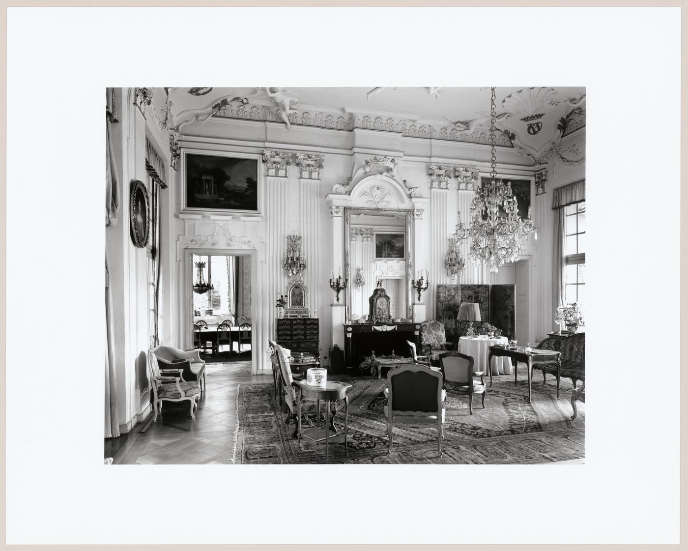 Vue du grand salon du Château de la Poya, Fribourg, Suisse