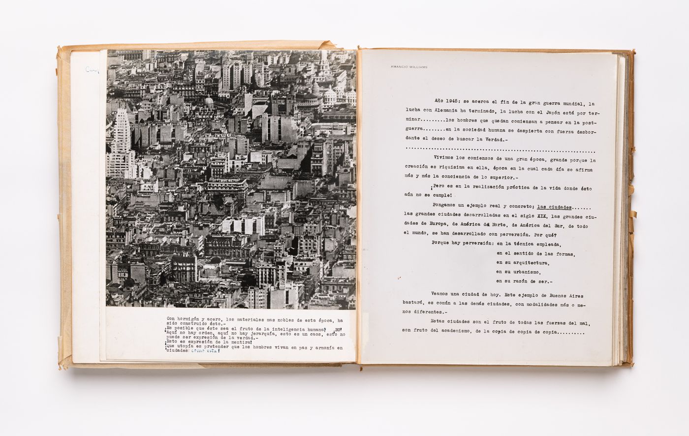 Promotional book on project Edifico suspendido de oficinas