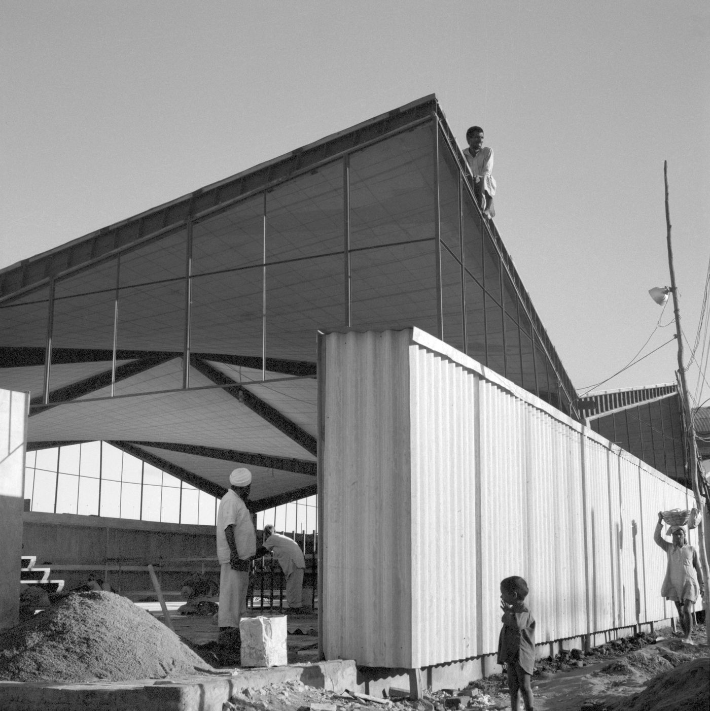 Vue du Amalgamation Pavilion en construction, Indian Industries Fair, New Delhi, Inde