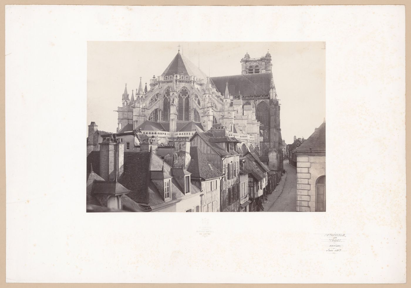 Troyes Cathedral: Apse, France