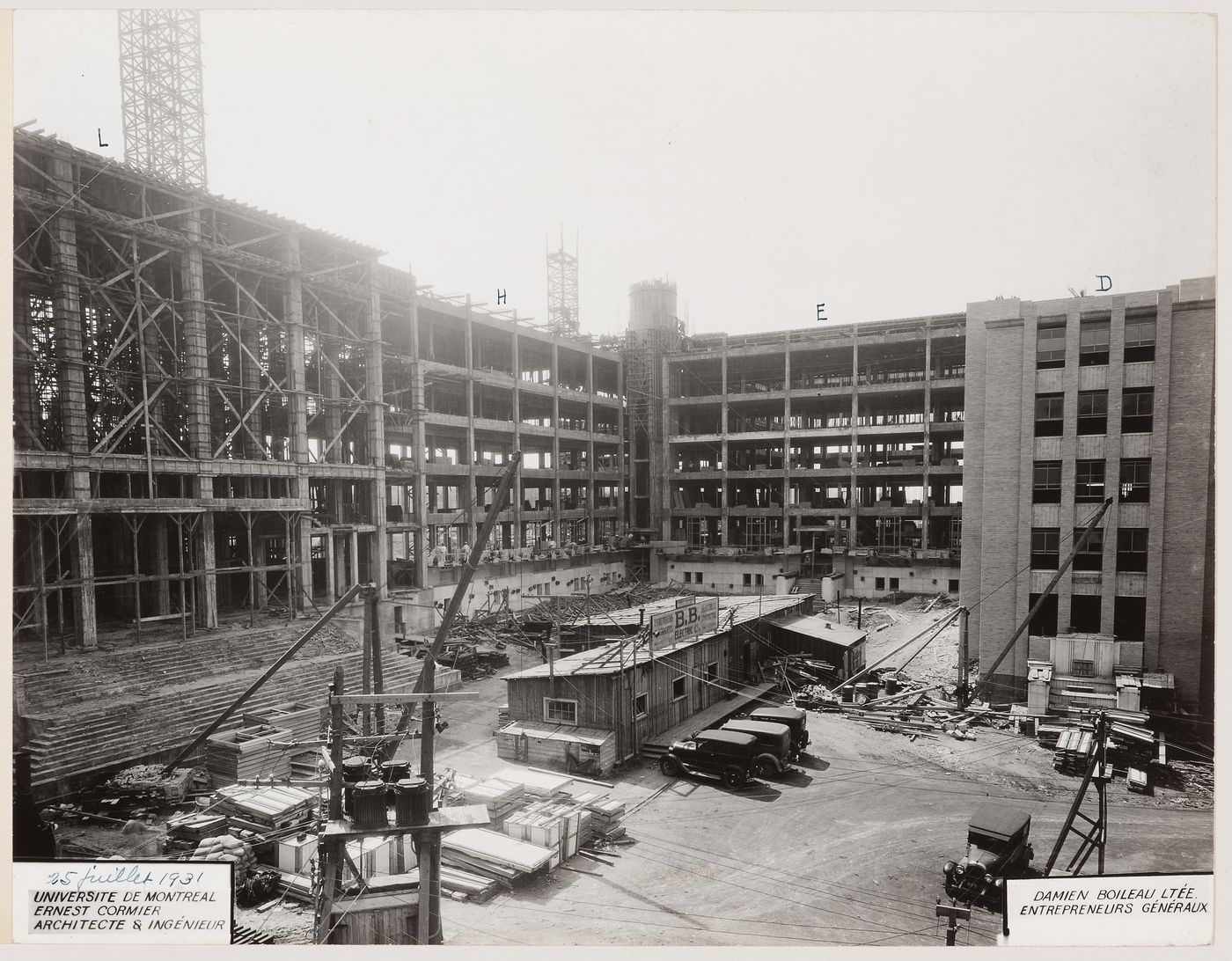 Photographie des travaux de constructuion, Pavillon principal et campus, Université de Montréal, Montréal, Canada