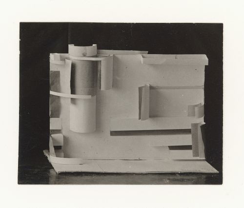 Photograph of a student model by Isakova on the topic "Complex Frontal Composition Based on Nuance and Contrast Combination of Plastic and Shade and Using Elements of Rhythm" for the "Space" course at the Vkhutemas, Moscow