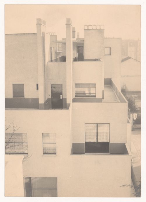 Partial view of top floors of the exterior of the Reifenberg hôtel particulier, Mallet-Stevens road in the 16th arrondissement, Paris, France