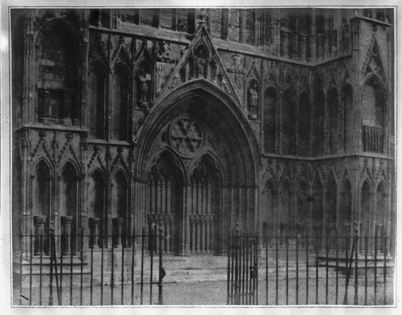 Plate from portfolio ''Photographic Views of York and its Environs''