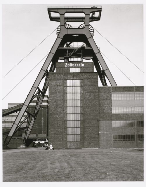 View of the minehead of Zeche Zollverein Pit No. 12 [Colliery Zollverein Pit No. 12], Stoppenberg and Katernberg, Essen, Germany