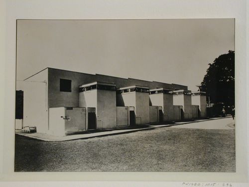 Maisons en série à Stuttgart. Façade sur nord. Arch. J.J.P. Oud