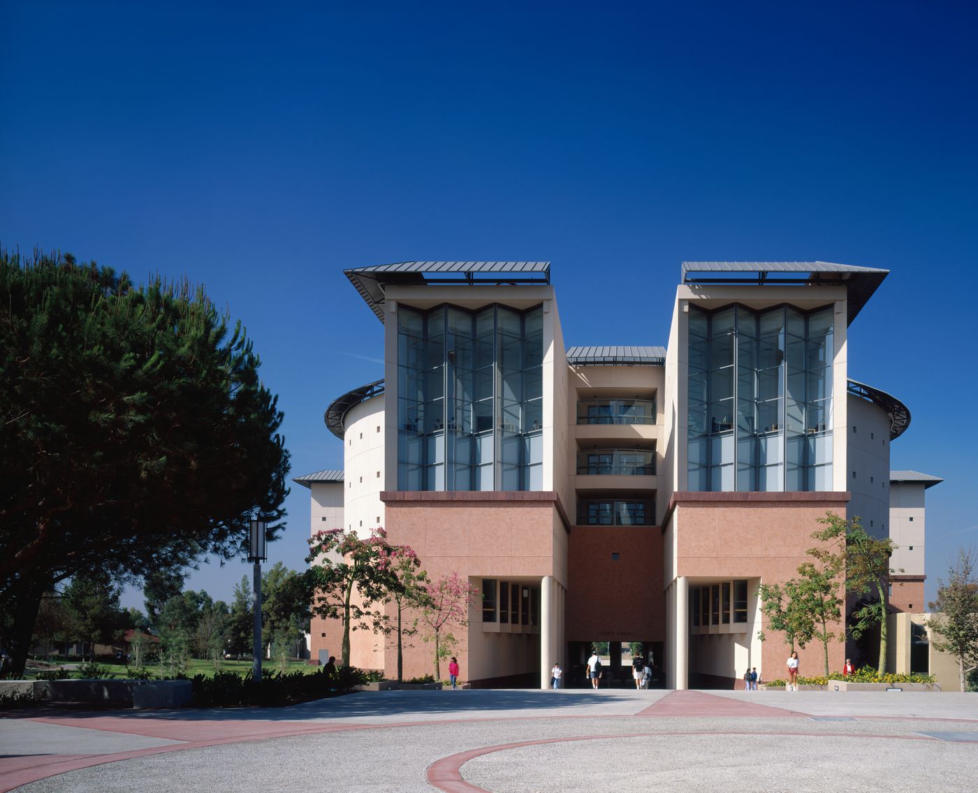 Science Library, University of California at Irvine, California: exterior view