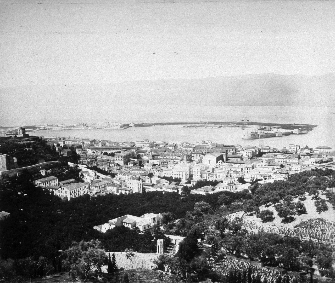 Plate from album ''Views of Italy, Monaco, Algers, Lisbonne, Gibraltar and Montserrat by various photographers''