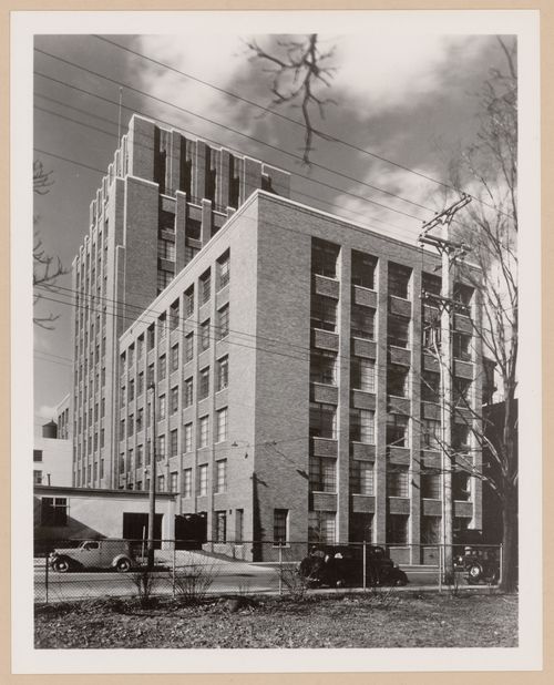 View of the principal and lateral façades of the Manufacturing Building, The Upjohn Company Assembly Plant, Kalamazoo, Michigan