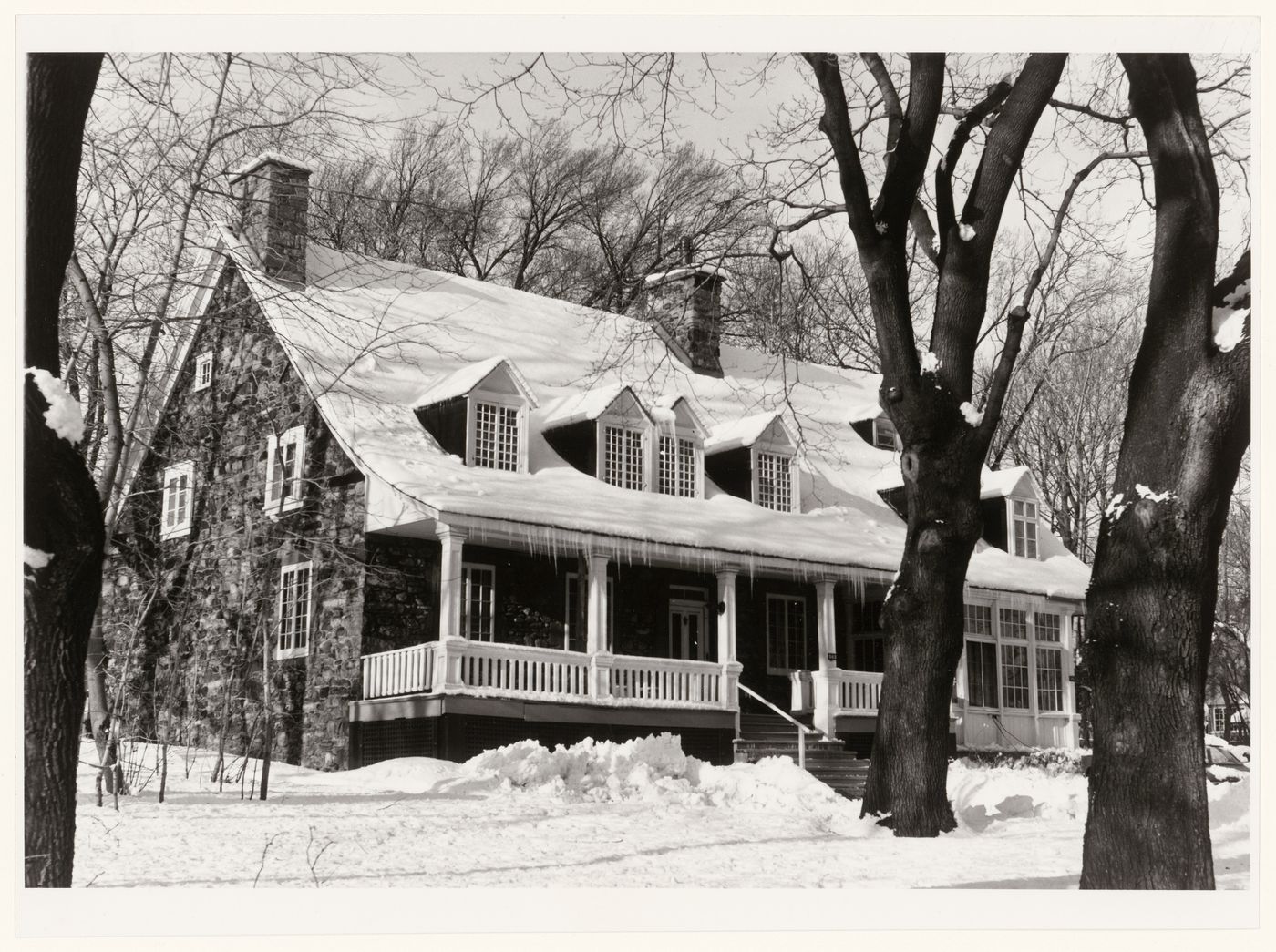 View of the principal façade of Maison Hurtubise, 563 chemin de la Côte-Saint-Antoine, Westmount, Québec