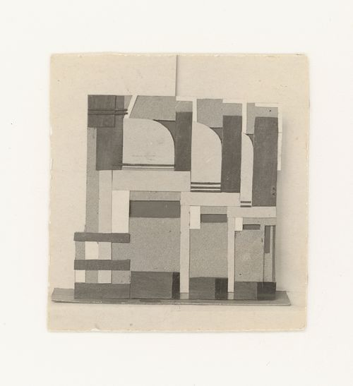 Photograph of a student model on the topic "Construction of Frontal Surface Based on Vertical, Horizontal and Inclined Combination of Two or More Rhythmical Rows" for the "Space" course at the Vkhutemas, Moscow