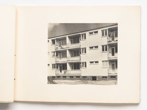 Exterior view of type B housing units, Hellerhof Housing Estate, Frankfurt am Main, Germany