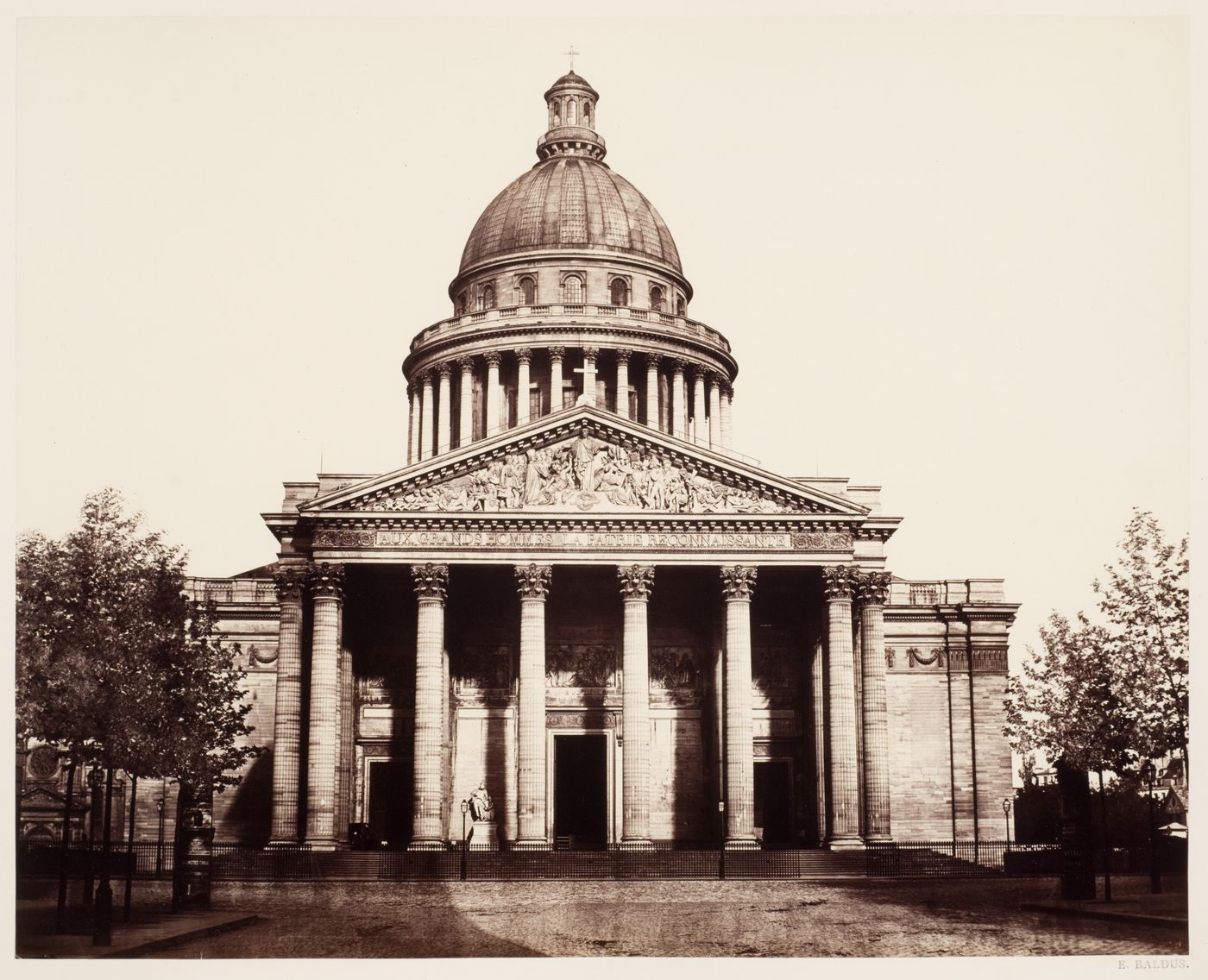 Vue de la façade principale du Panthéon