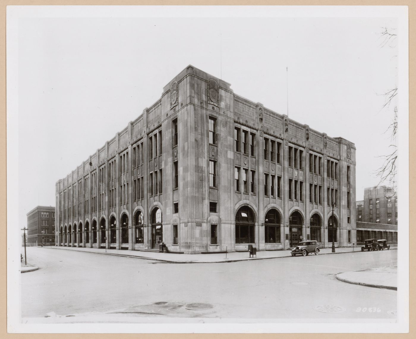 View of the principal and lateral façades of the Detroit News Building, Detroit, Michigan