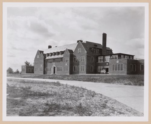 View of the principal façade of the Children's Hospital, Farmington, Michigan