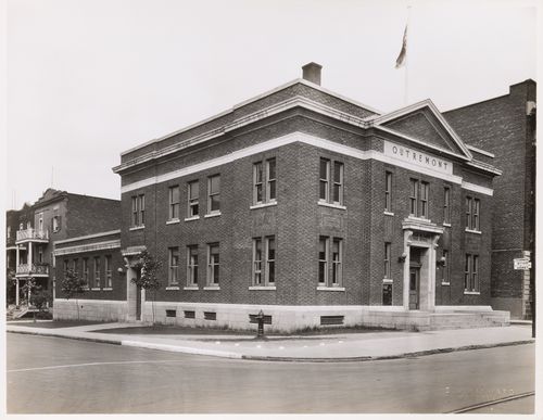 View of the principal and lateral façades of the Bureau de Poste d'Outremont (now the Caisse populaire d'Outremont), 1148 avenue Bernard, Outremont, Québec