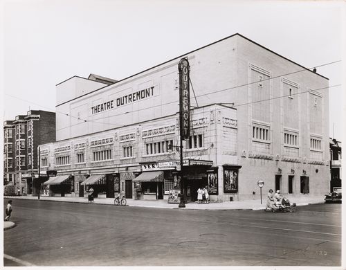 View of the principal and lateral façades of Théâtre Outremont, 1248 avenue Bernard Ouest, Outremont, Québec