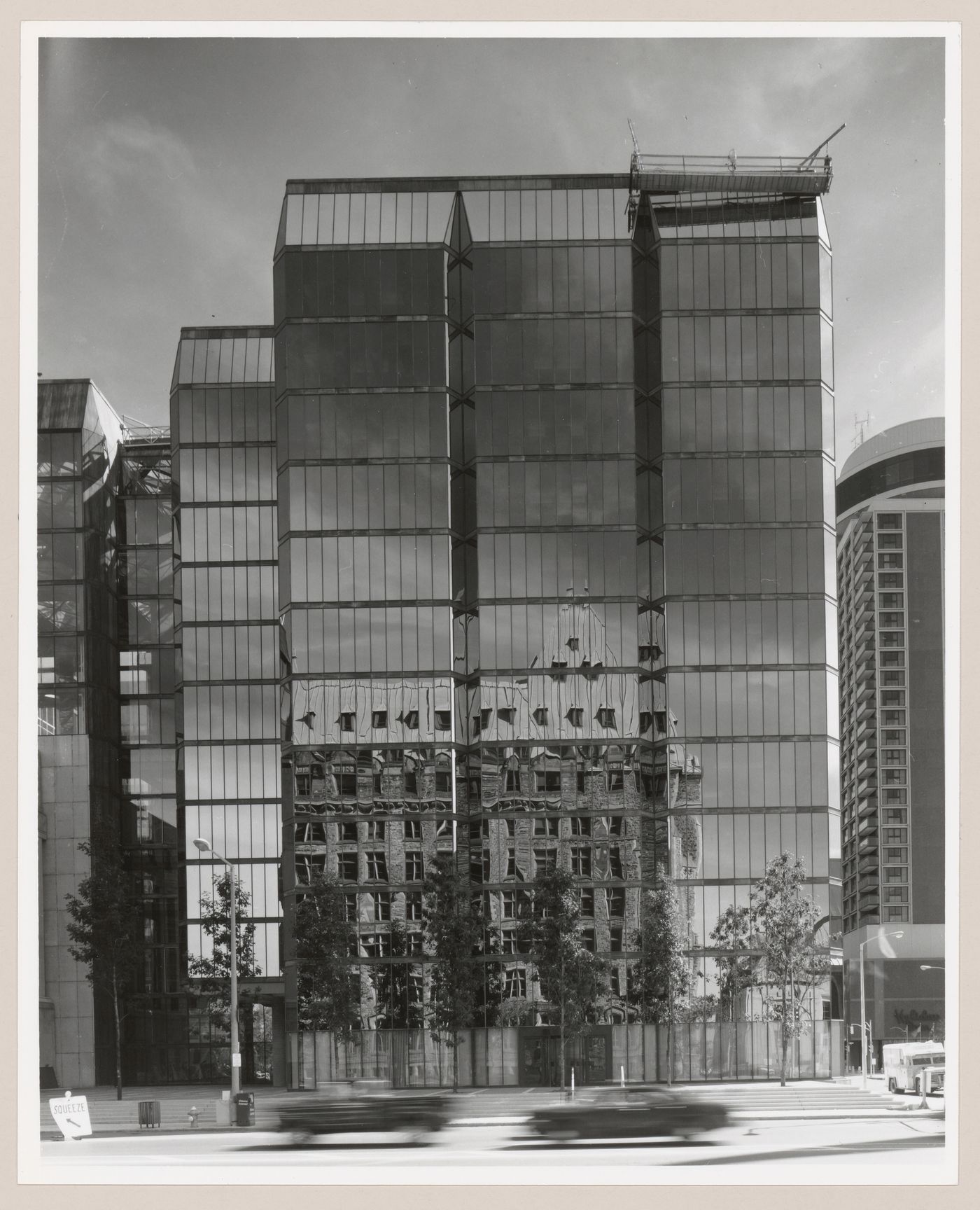 Exterior view of Bank of Canada Building, Ottawa, Ontario