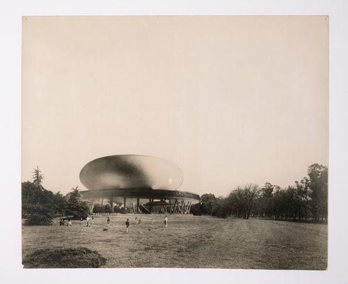Photomontage of the building for Sala para el espectáculo plástico y el sonido en el espacio, Córdoba, Argentina
