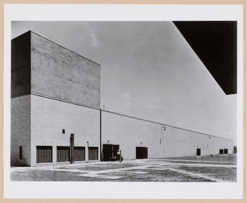 View of the west façade of Aluminum Foundry No. 2, Wright Aeronautical Corporation Airplane Engine Assembly Plant, Lockland, Ohio