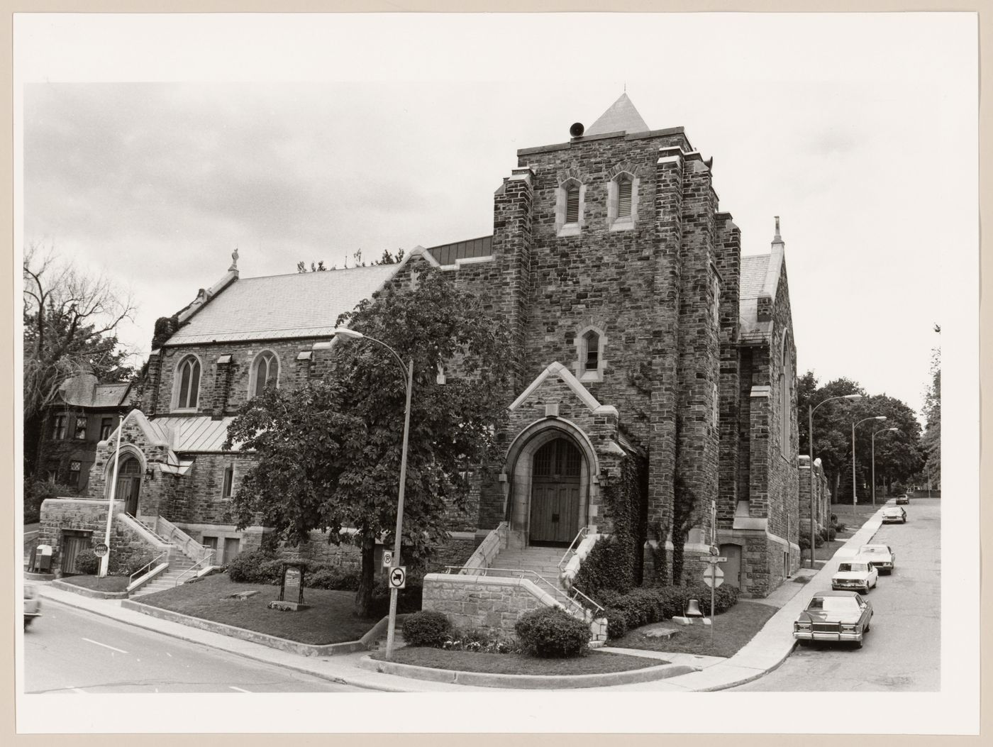 View of the principal façade of Saint Matthias Church, chemin de la Côte-Saint-Antoine, Westmount, Québec