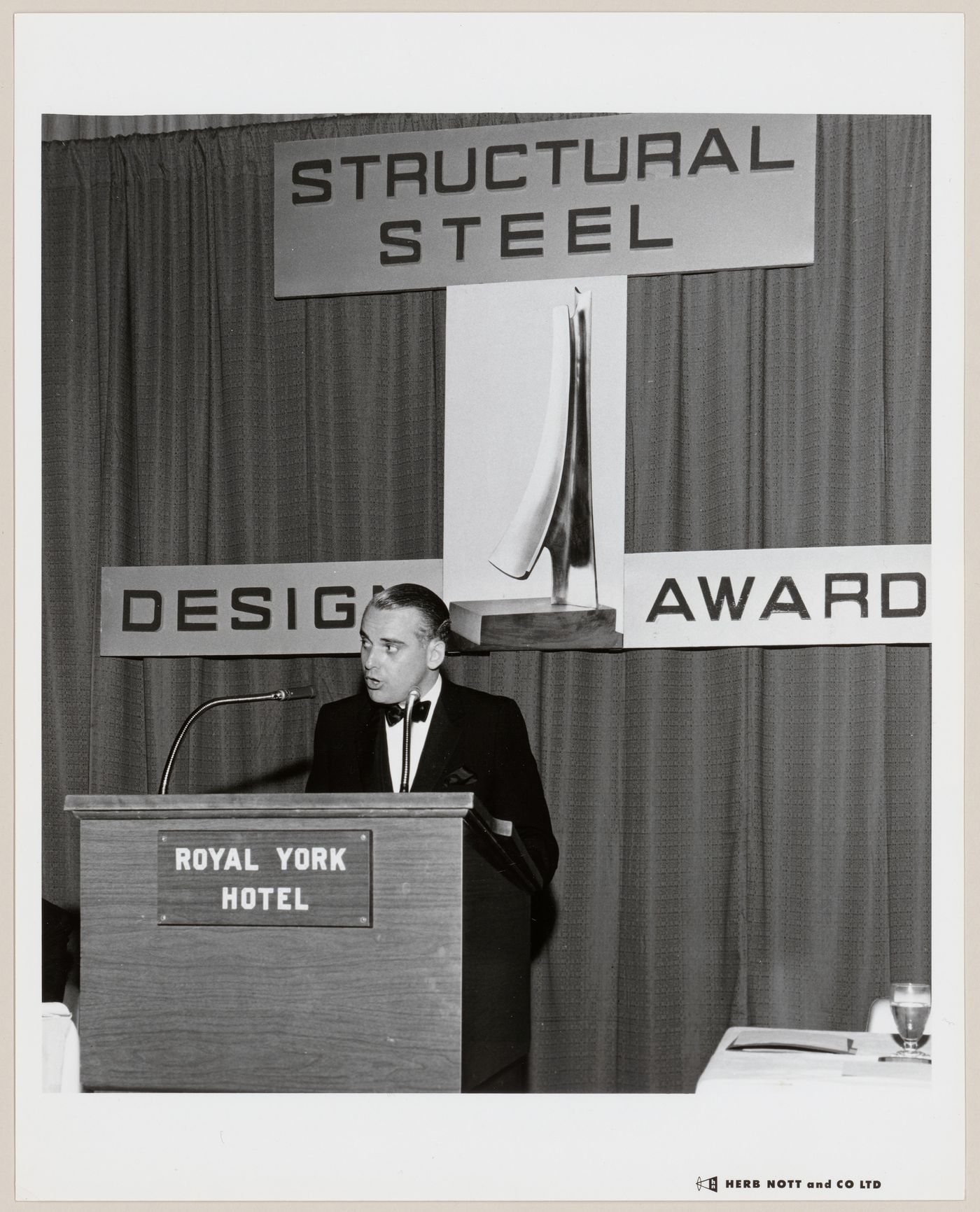 Parkin addressing group at Department of Industry and Nation Design Council's Structural Steel awards dinner at Royal York Hotel, Toronto