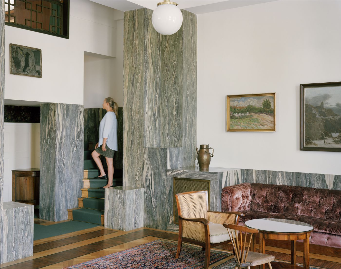 Questioning Pictures: Photograph of Villa Muller (Maria Szadkowska, Curatrice di Villa Muller), inkjet print by Adolf Loos, 1928