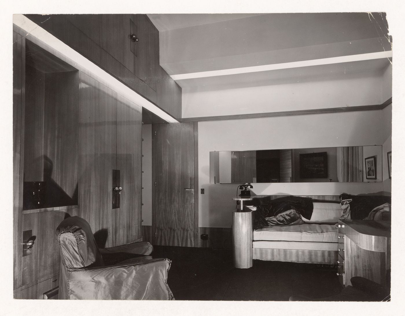 View of an apartment bedroom