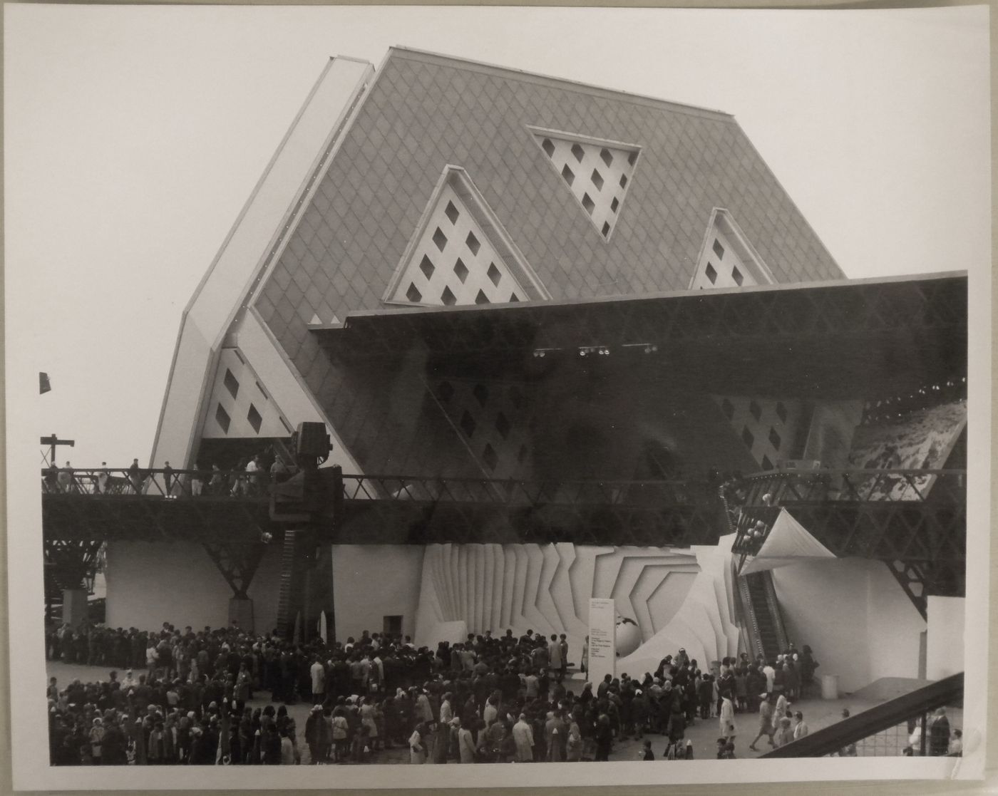 View of the Man the Explorer Pavilion with the sculpture 'Phare du Cosmos' created by Yves Trudeau, Expo 67, Montréal, Québec