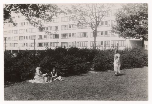 Study of a housing project for a documentary film with the working title 'Frankfurter Siedlungen' [Frankfurt Housing Complexes], Frankfurt am Main, Germany