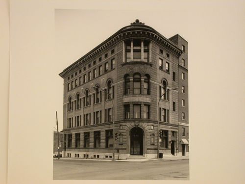 Corner view of building, 1870 rue Notre-Dame, Montréal, Québec