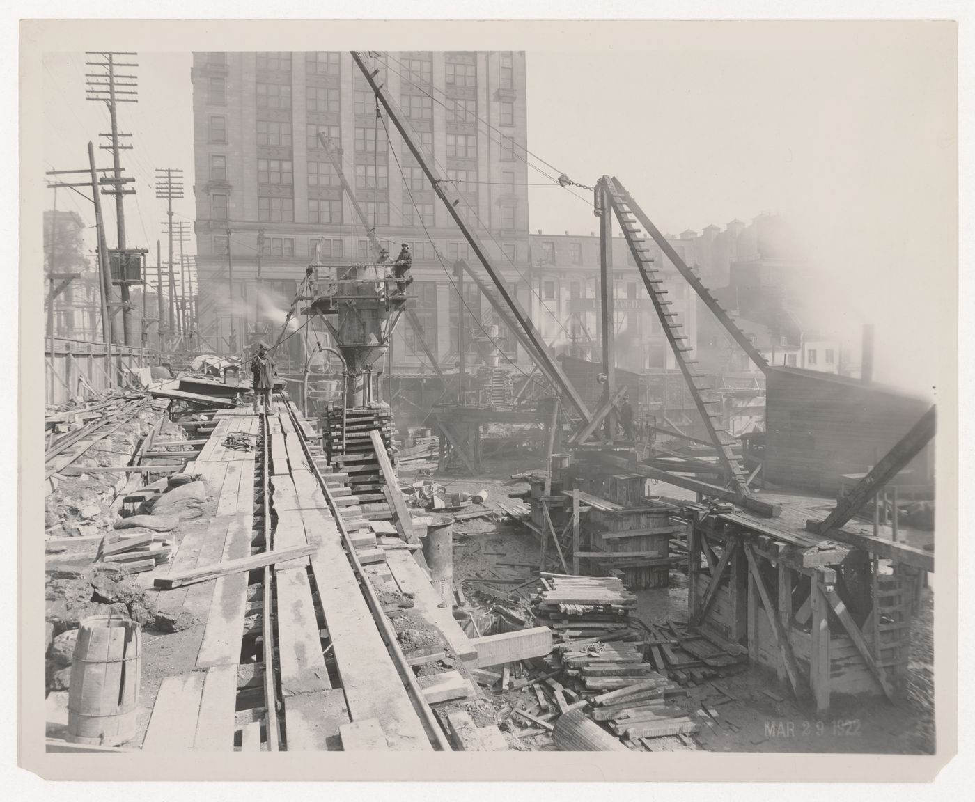 Vue du chantier de construction, Annexe au Palais de Justice de Montréal, Montréal, Québec