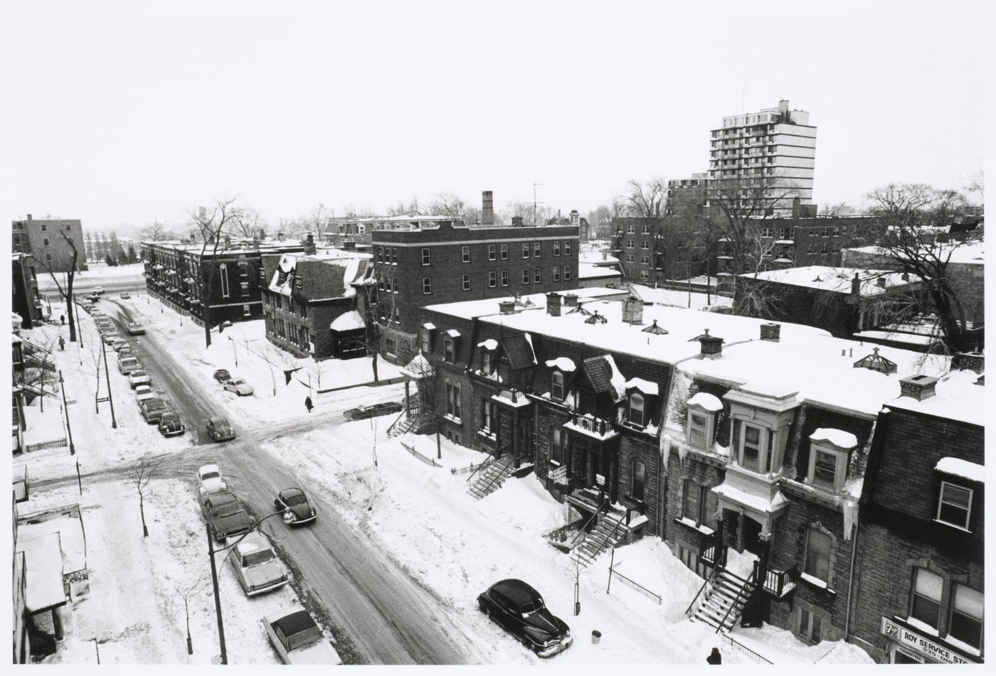 View of rue Saint-Marc and rue Baile showing the roof of Shaughnessy House in the background, Montréal, Québec