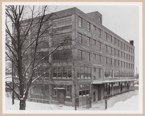 View of the principal and lateral façades of a warehouse, Frederick A. Stearns & Company Assembly Plant [?], Jefferson Avenue, Detroit, Michigan