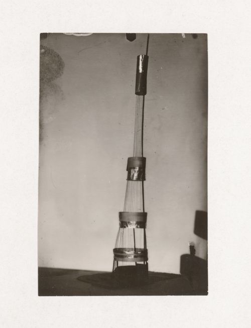 Photograph of a student model by V. Kalmykov on the topic "Exercise on Finding Mass and Weight. Exhibition Pavilion" for the "Space" course at the Vkhutein (Moscow Higher Technical Institute), Moscow
