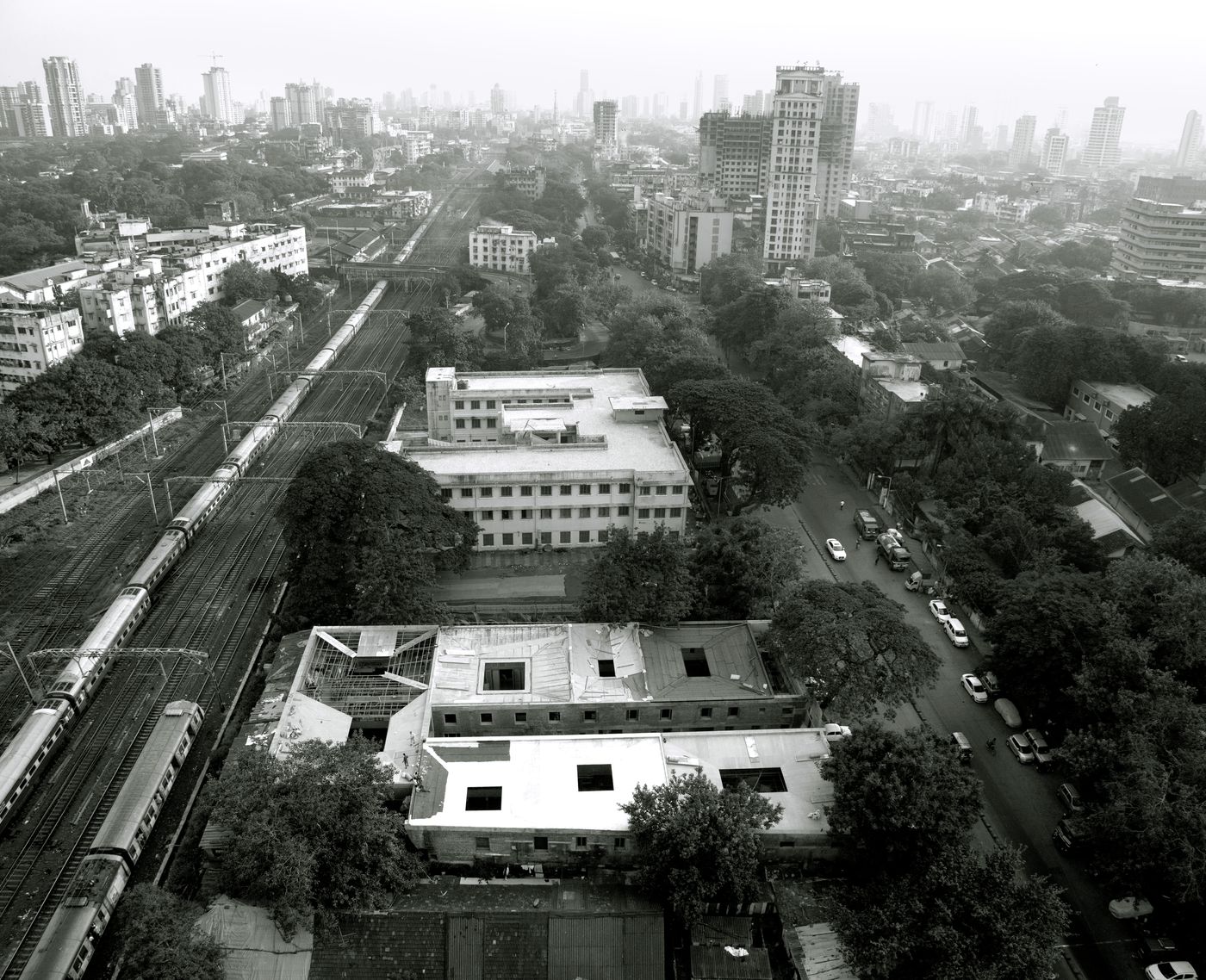 Saat Rasta : aerial view of site showing the railway tracks and the road on either side