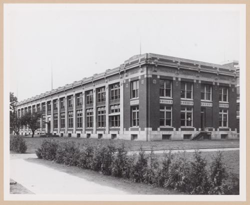 View of the principal and lateral façades of the Administration Building, Highland Park Plant (now abandoned), Ford Motor Company, Highland Park, Michigan