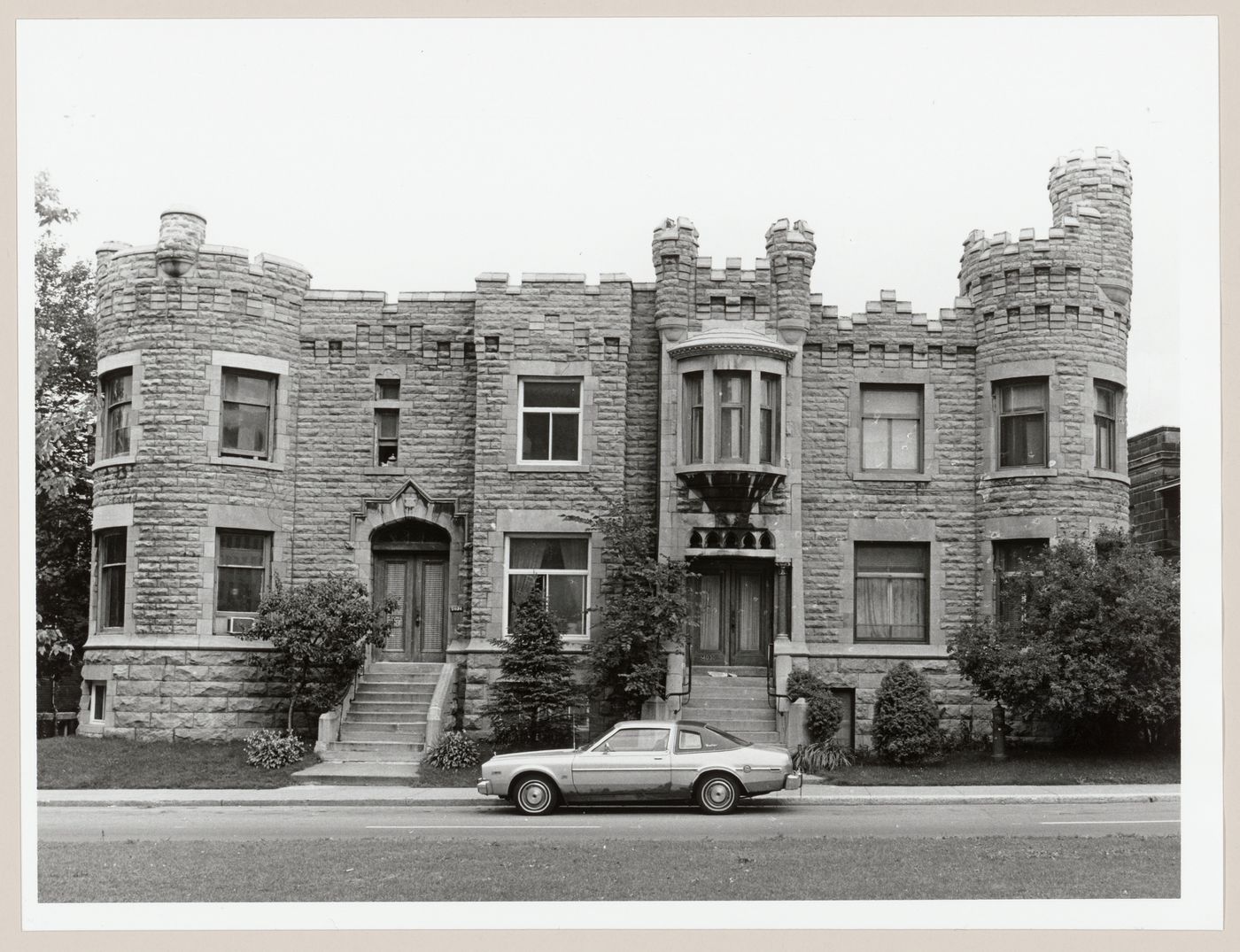 View of the principal façade of a row house, 4026-4030 boulevard Dorchester, Westmount, Québec