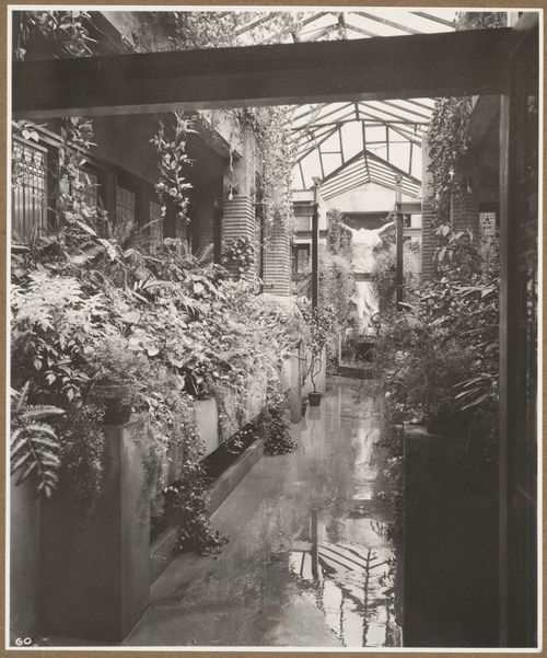 Darwin D. Martin House, conservatory, replica of Nike of Samothrace
